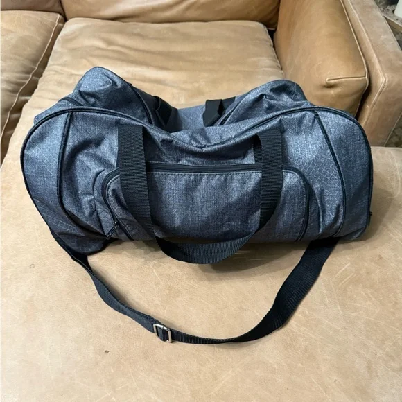 Thirty-One All Packed Duffle In Charcoal - Picture 2 of 10